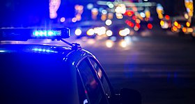 Χαμός στον Αγ. Παντελεήμονα: Αλλοδαπός άντρας έσπασε 30 αυτοκίνητα με κοντάρι