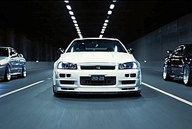 Τρεις γενιές του θρυλικού Nissan GT-R προκαλούν τρόμο στους δρόμους του Τόκιο (video)