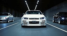 Τρεις γενιές του θρυλικού Nissan GT-R προκαλούν τρόμο στους δρόμους του Τόκιο (video)