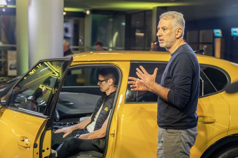 O Chief Extrerior Designer της Ford Europe, κ. Murat Gueler. O Chief Extrerior Designer της Ford Europe, κ. Murat Gueler.