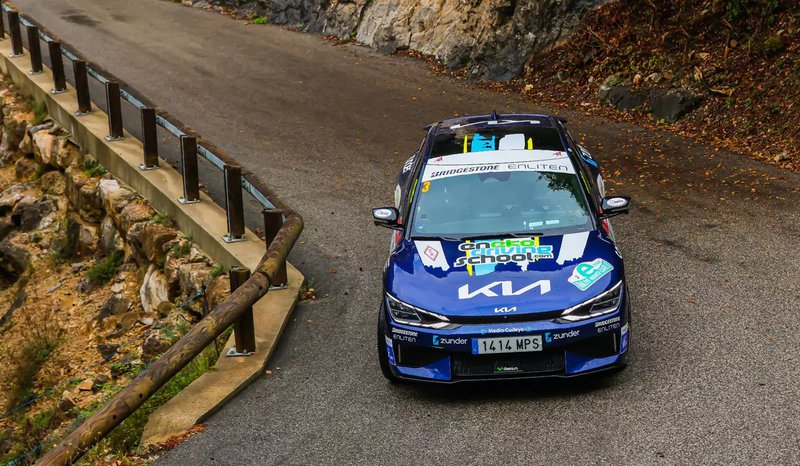 Οι νικητές Conde-Sergnese με Kia EV6 GT