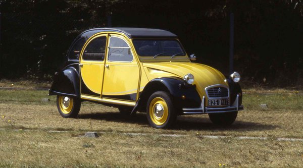 Ο θρύλος επιστρέφει: Πότε θα παρουσιαστεί το αναβιωμένο Citroen 2CV