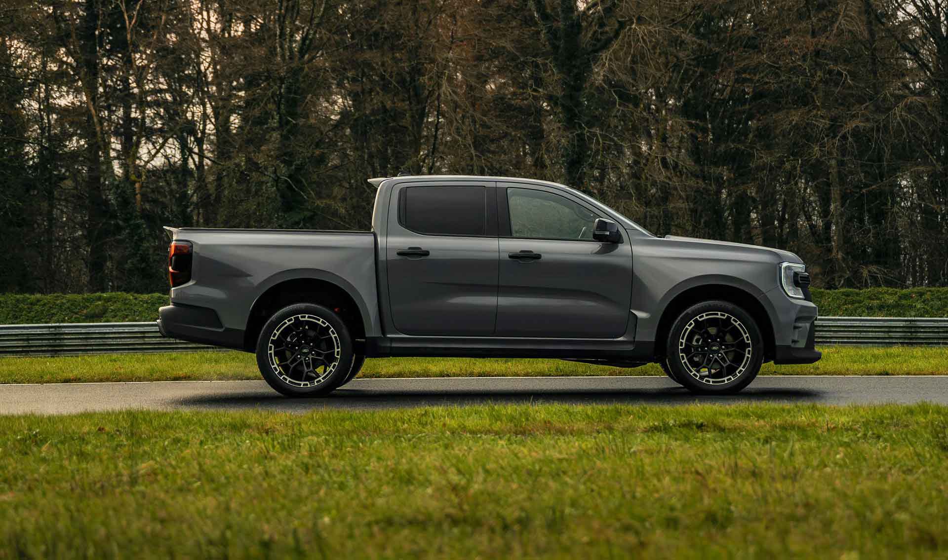Νέο Ford Ranger MS-RT: Με χαμηλωμένη ανάρτηση και αγωνιστικά γονίδια ...