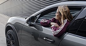 Αυτό το μοντέλο της Porsche οδηγεί η Μαρία Σάκκαρη (photos)