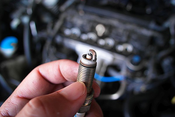 4 μύθοι για τα μπουζί στο αυτοκίνητο που πρέπει να ξεχάσετε