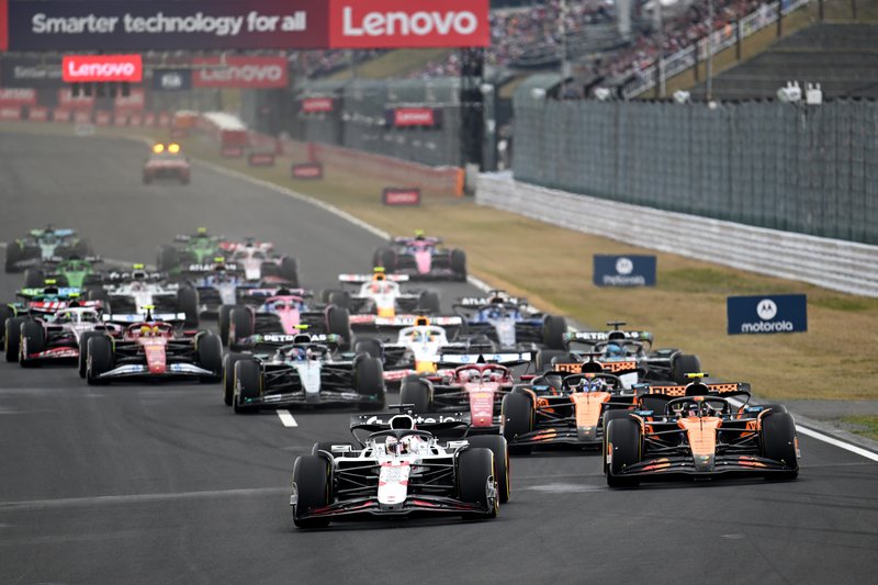 Η εκκίνηση του αγώνα.