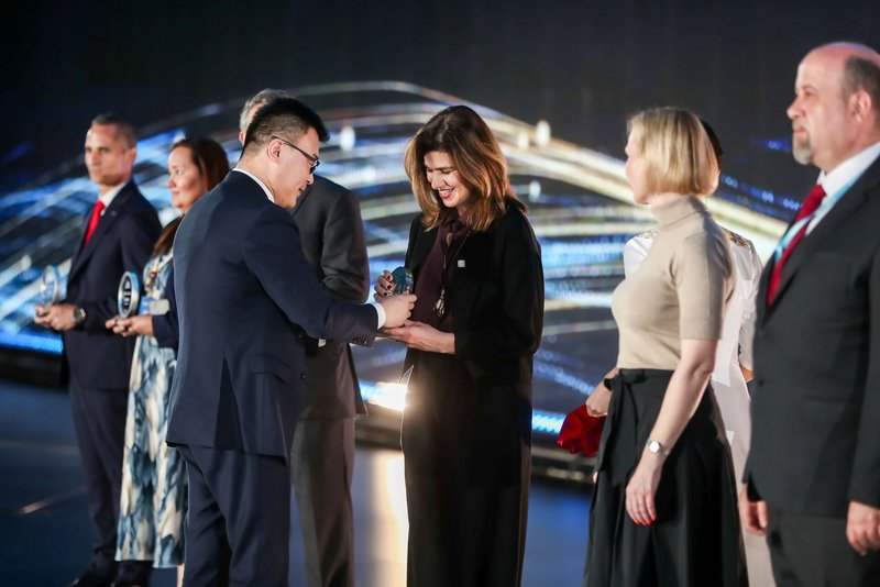 Το βραβείο Best Rising Star παρέλαβε εκ μέρους της O&J Automotive Ελλάς η κα Στέλλα Μάνεση, Marketing & PR Executive Το βραβείο Best Rising Star παρέλαβε εκ μέρους της O&J Automotive Ελλάς η κα Στέλλα Μάνεση, Marketing & PR Executive