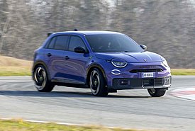 Abarth: Επιστρέφει στα θερμικά μοντέλα με μια «καυτή» έκδοση του Grande Panda