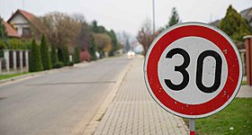 Προσοχή! Σε ισχύ το όριο των 30 km/h στις πόλεις - Ποιοι δρόμοι εξαιρούνται