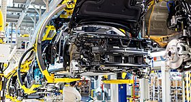 Γιατί οι εταιρείες αυτοκινήτων «φλερτάρουν» με την αμυντική βιομηχανία