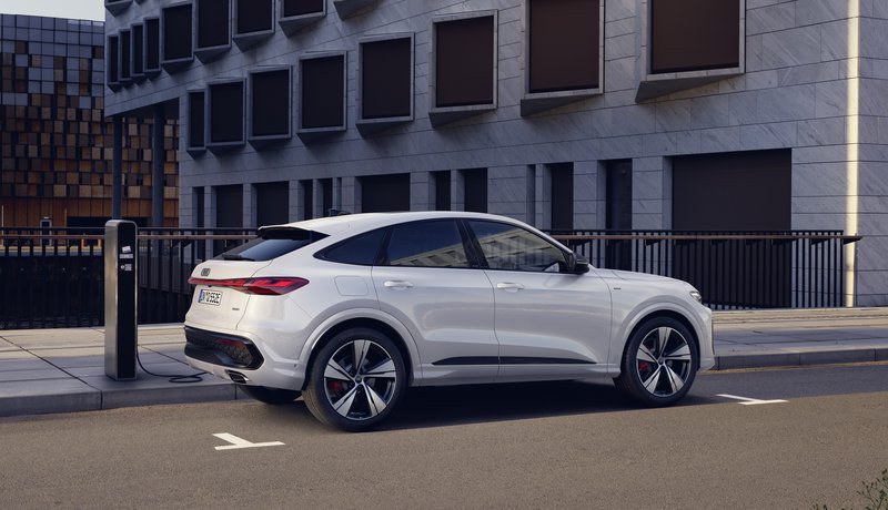Audi Q5 Sportback e-hybrid quattro Audi Q5 Sportback e-hybrid quattro