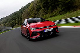 Volkswagen: Ανακοινώθηκε η τιμή του ισχυρότερου Golf GTI όλων των εποχών