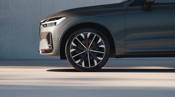Volvo: Δείτε πώς θα μοιάζει το ανανεωμένο XC60 (photos)