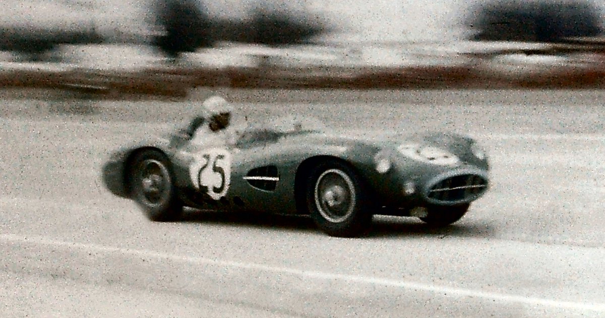 Ο Carroll Shelby στις 12 ώρες του Sebring με την Aston Martin DBR1-1 του Ο Carroll Shelby στις 12 ώρες του Sebring με την Aston Martin DBR1-1 του
