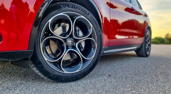 Alfa Romeo Stelvio: Πρώτη εικόνα του ανανεωμένου μοντέλου - Τι γνωρίζουμε έως τώρα
