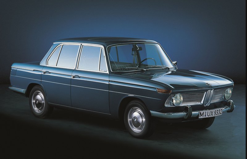 Η BMW 1500 που παρουσιάστηκε το 1962 αποτέλεσε την αρχή της επιτυχημένης σειράς Neue Klasse και έβαλε τα θεμέλια ώστε η μάρκα να φτάσει στο επίπεδο που βρίσκεται σήμερα. Η BMW 1500 που παρουσιάστηκε το 1962 αποτέλεσε την αρχή της επιτυχημένης σειράς Neue Klasse και έβαλε τα θεμέλια ώστε η μάρκα να φτάσει στο επίπεδο που βρίσκεται σήμερα.
