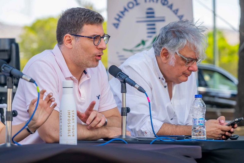 Ο κ. Ηλίας Τσούνης, έχοντας αριστερά του τον executive director της FMS και μέλος της E2 Mobility, κ. Τάσο Δαμήλο Ο κ. Ηλίας Τσούνης, έχοντας αριστερά του τον executive director της FMS και μέλος της E2 Mobility, κ. Τάσο Δαμήλο