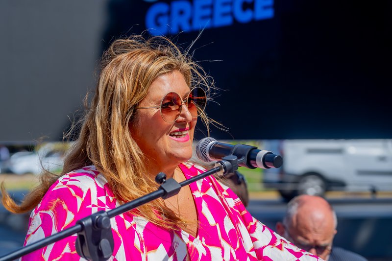 Η κα Βαμβακερού, Αντιδήμαρχος Πολιτισμού. Η κα Βαμβακερού, Αντιδήμαρχος Πολιτισμού.