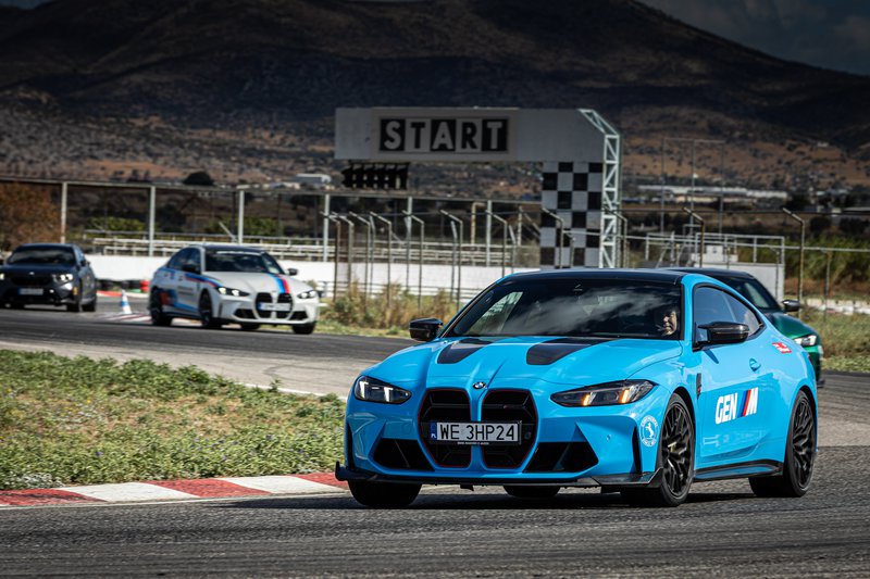 Ακρίβεια, δύναμη και απόλυτος έλεγχος. Η M4 Coupe είναι η απόδειξη ότι το M Division γνωρίζει το πώς να κατασκευάσει αυτοκίνητα για οδηγούς με απαιτήσεις στην σημερινή εποχή. Ακρίβεια, δύναμη και απόλυτος έλεγχος. Η M4 Coupe είναι η απόδειξη ότι το M Division γνωρίζει το πώς να κατασκευάσει αυτοκίνητα για οδηγούς με απαιτήσεις στην σημερινή εποχή.