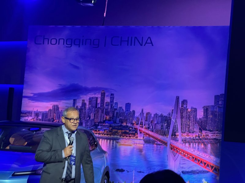 Ο κ. Ανδρέας Χριστοφορίδης, Γενικός Διευθυντής του κλάδου Αυτοκινήτων του ομίλου Βασιλάκη, παρουσιάζει το πλάνο λανσαρίσματος της Changan στην Ελλάδα.