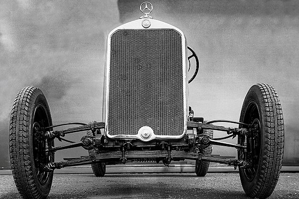 Mercedes-Benz: Η εξέλιξη της θρυλικής μάσκας με το αστέρι από το 1900 έως σήμερα (photos)