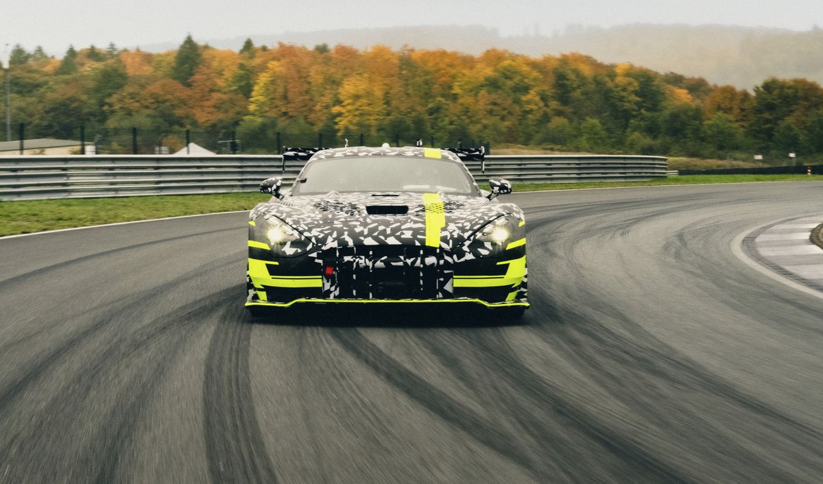 Το νέο «όπλο» της Mercedes-AMG με τον πανίσχυρο V8 πάτησε πίστα (photos) Το νέο «όπλο» της Mercedes-AMG με τον πανίσχυρο V8 πάτησε πίστα (photos)