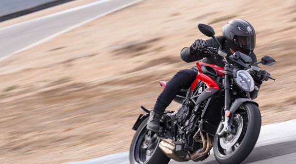 MV Agusta Brutale 800 2026 - Προδιαγραφές και νέο χρώμα