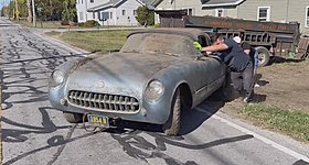 Μια σπάνια Chevrolet Corvette C1 πλύθηκε για πρώτη φορά μετά από μισό αιώνα (video)