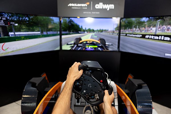 Η αδρεναλίνη της Formula 1 χτυπάει κόκκινο στην Αθήνα - Προσομοιωτές F1 σε επιλεγμένα καταστήματα ΟΠΑΠ μέχρι και τις 15 Νοεμβρίου
