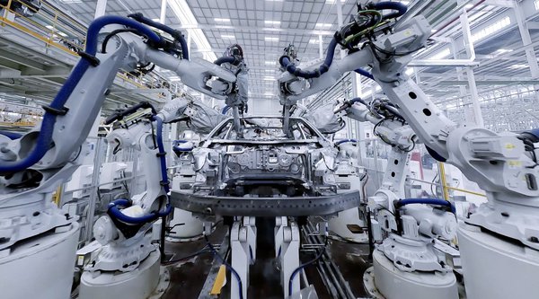 Στο κόκκινο η κινεζική αυτοκινητοβιομηχανία - Κίνδυνος λουκέτου για έως 50 εταιρείες