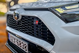 Toyota: Πουλάει αυτοκίνητα πιο γρήγορα από ότι τα κατασκευάζει - Tο κορυφαίο σε πωλήσεις μοντέλο της