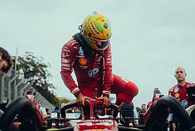 Hamilton: «Ζω έναν εφιάλτη στη Ferrari εδώ και καιρό»