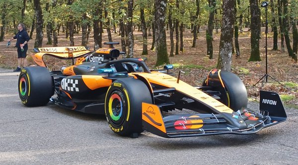 Ένα μονοθέσιο Formula 1... στα δάση της Ηλείας! (photos)