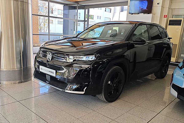 LIVE PHOTOS: Μπήκε στις ελληνικές εκθέσεις το νέο Citroen C5 Aircross (τιμές-εκδόσεις)