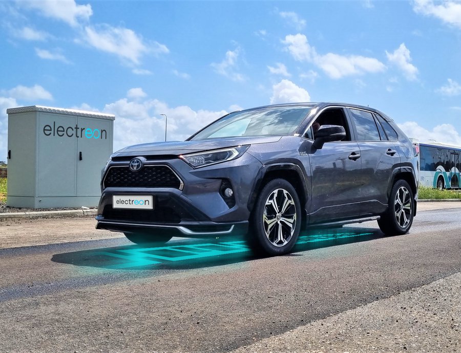 Σε ποια ελληνική πόλη τα ηλεκτρικά αυτοκίνητα θα φορτίζουν εν κινήσει