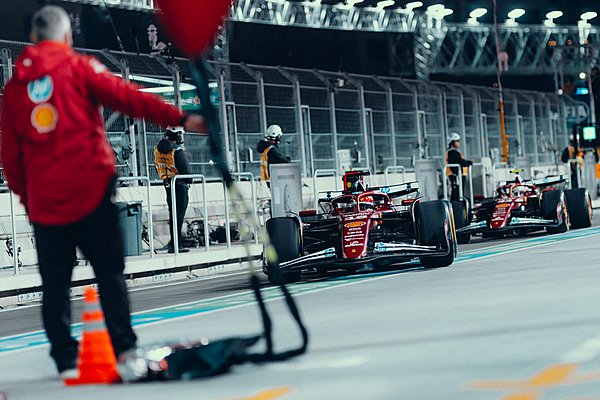 Είναι η Ferrari το «μαύρο άλογο» στο Λας Βέγκας; Τι λένε Leclerc και Hamilton