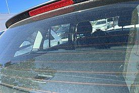 Τι κάνουν αυτές οι γραμμές στο πίσω παρμπρίζ;