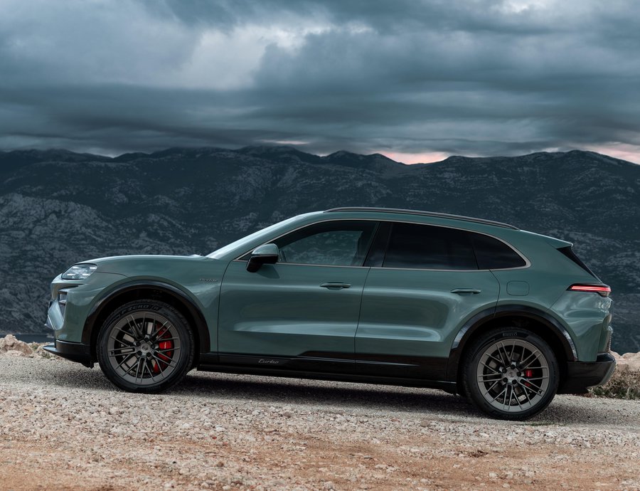 Porsche: Ρεκόρ ζήτησης για την ηλεκτρική Cayenne - 100.000 ενδιαφερόμενοι μέσα σε τέσσερις μέρες