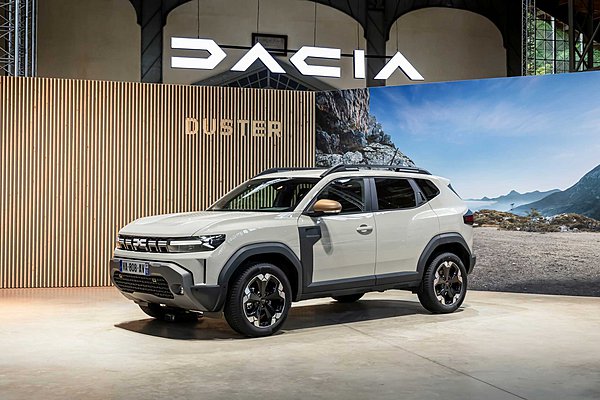 Στην Ελλάδα το νέο Dacia Duster Hybrid-G διπλού καυσίμου με τα 1.500 km αυτονομίας (τιμές)