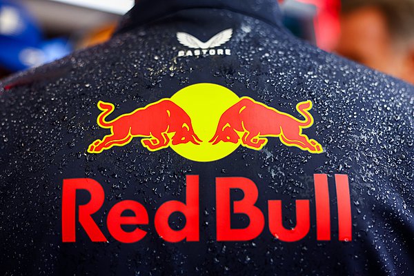Επίσημο: Αυτοί θα είναι οι οδηγοί των Red Bull και Racing Bulls το 2026 - Είπε «αντίο» ο Tsunoda