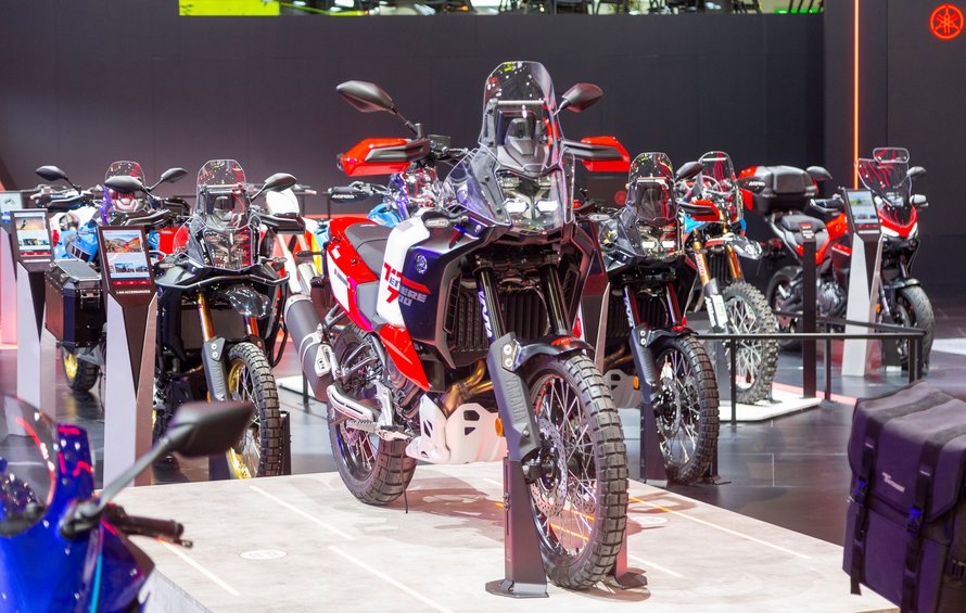 Αποκαλύψεις Yamaha για τρικύλινδρο Tenere και επιστροφή R1