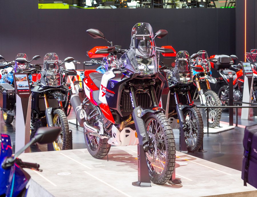 Αποκαλύψεις Yamaha για τρικύλινδρο Tenere και επιστροφή R1