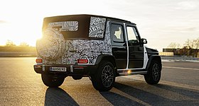 Η Mercedes G-Class αποχωρίζεται την οροφή της και έρχεται με κινητήρα V8 (photos-videos)