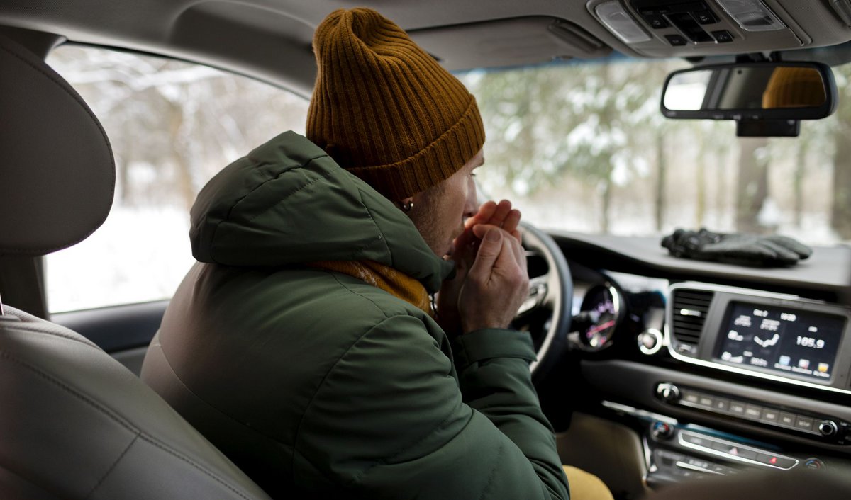 Έρευνα: Πόσο επικίνδυνο είναι να οδηγούμε φορώντας χοντρό μπουφάν;