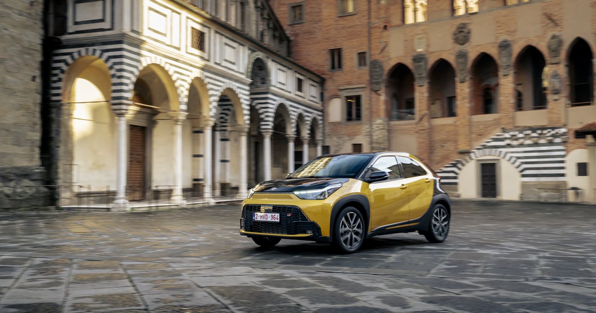 Οδηγούμε στη Φλωρεντία το νέο Toyota Aygo X Hybrid που «καίει» μόλις 2,9 L!

