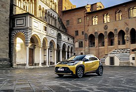 Οδηγούμε στη Φλωρεντία το νέο Toyota Aygo X Hybrid που «καίει» μόλις 2,9 L!

