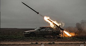 Πόλεμος στην Ουκρανία: Ο στρατός μετέτρεψε μια BMW Σειρά 7 σε εκτοξευτή πυραύλων! (photos-video)