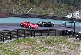 Αυτή η εντυπωσιακή επίδειξη drift από 2 Ferrari Monza λίγο έλειψε να αποβεί καταστροφική (video)