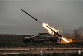 Πόλεμος στην Ουκρανία: Ο στρατός μετέτρεψε μια BMW Σειρά 7 σε εκτοξευτή πυραύλων! (photos-video)