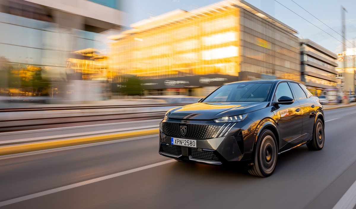 Δοκιμή:Peugeot E-3008 Dual Motor AWD 325PS - Άνετο, πανίσχυρο, τετρακίνητο και chic (video)